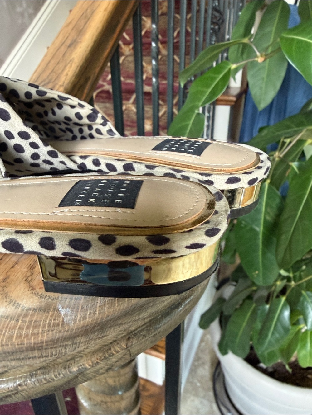 White House black market ladies pointy toe flats excellent condition size 8 - Picture 11 of 13